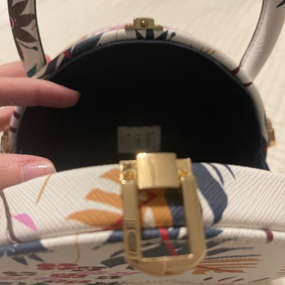 Cross Body Floral Bag - Picture 2 of 3